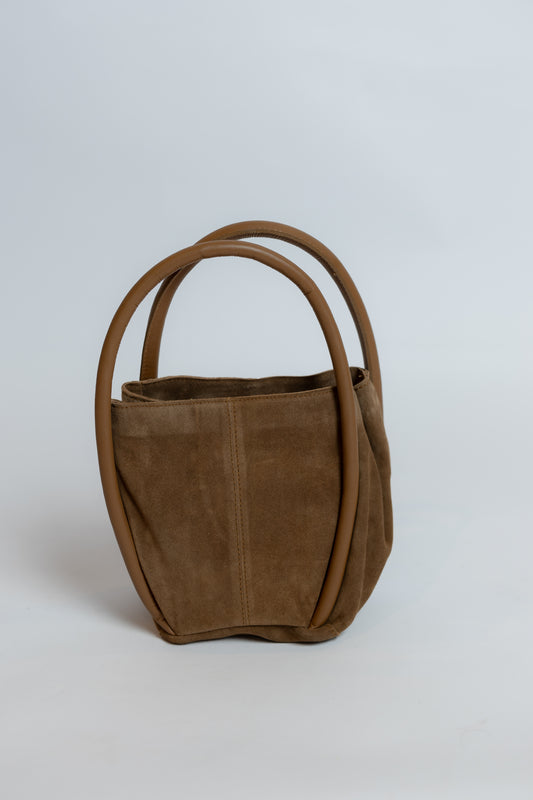Barlow Bucket Bag Cognac