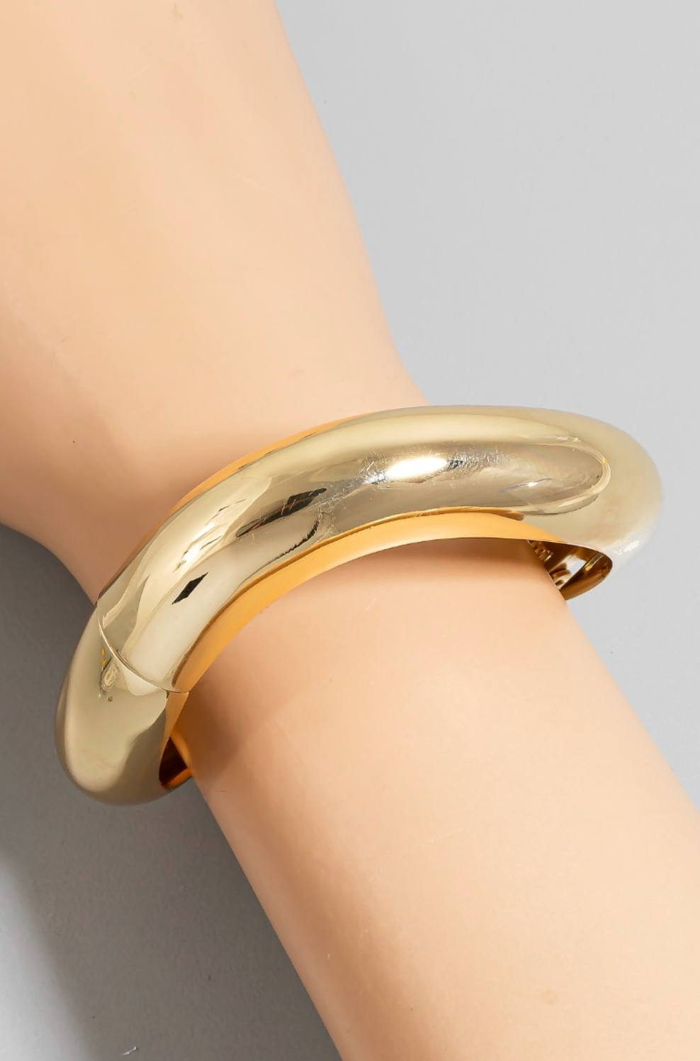 Unsteady Wavy Bangle Bracelet