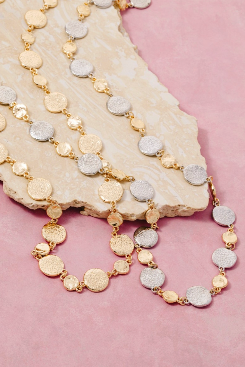 Still Glowing Coin Necklace Gold