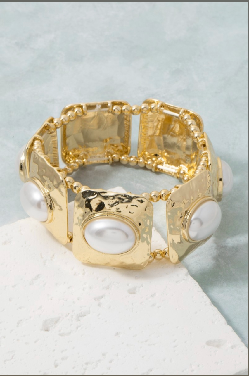 Takes Me Back Pearl Bracelet