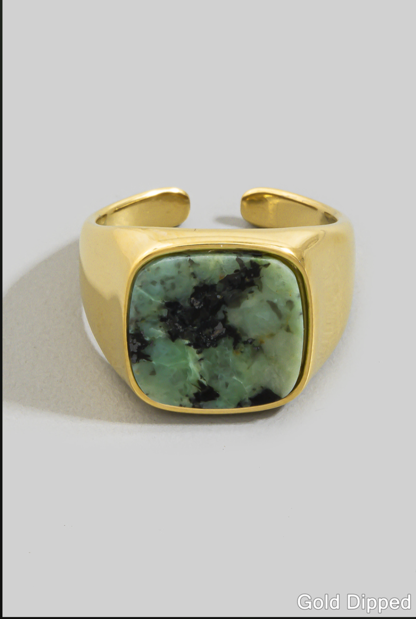 On Repeat Signet Ring Green