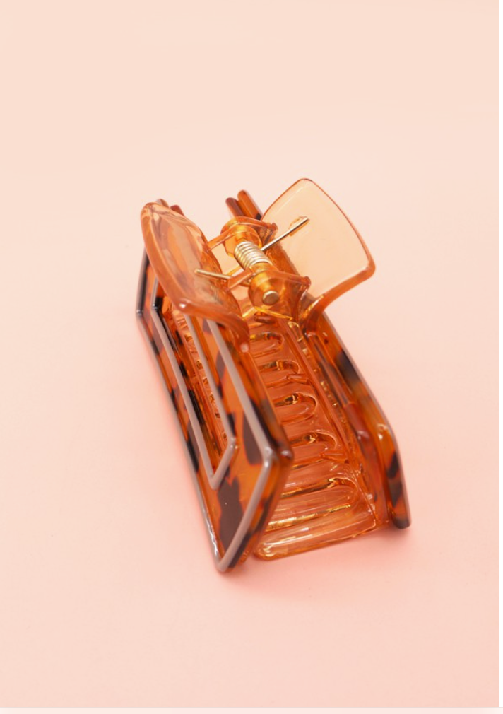 Still Climbing Tortoise Claw Clip Brown