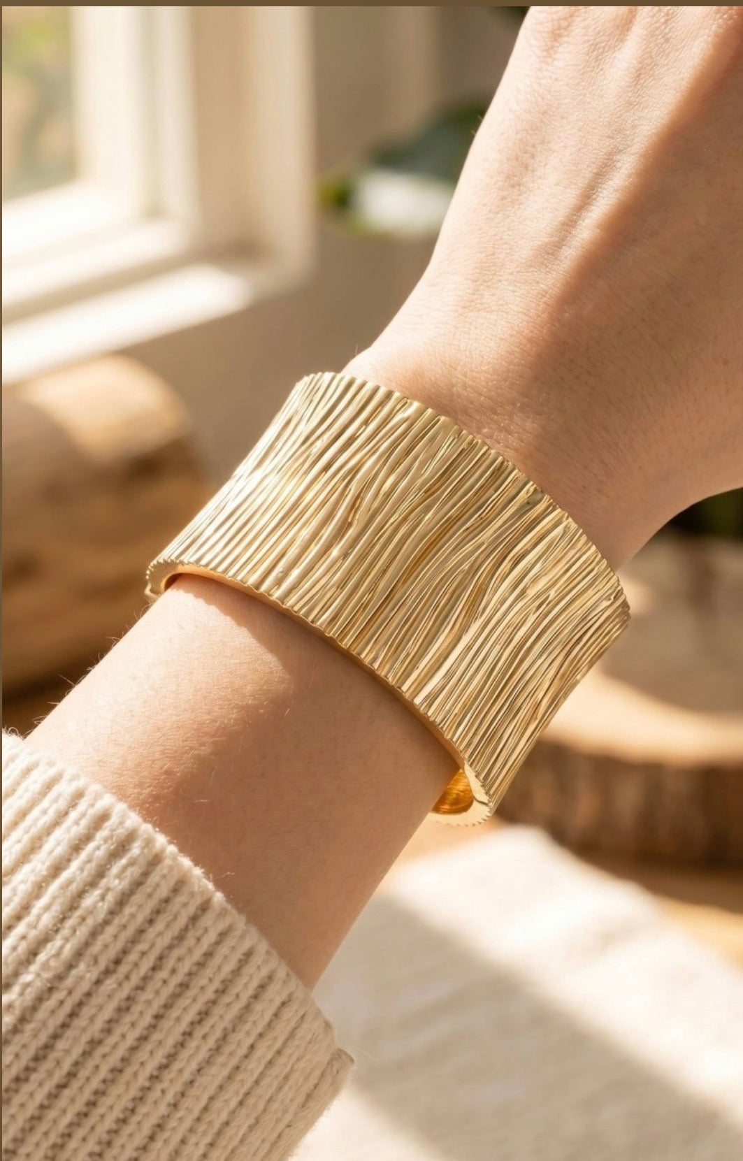 A Little Room Ribbed Bangle Bracelet