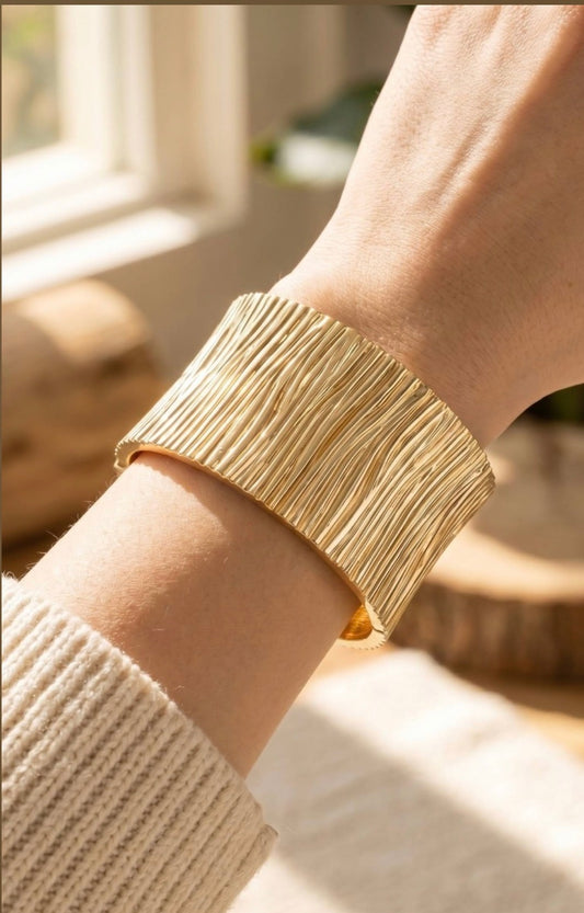 A Little Room Ribbed Bangle Bracelet