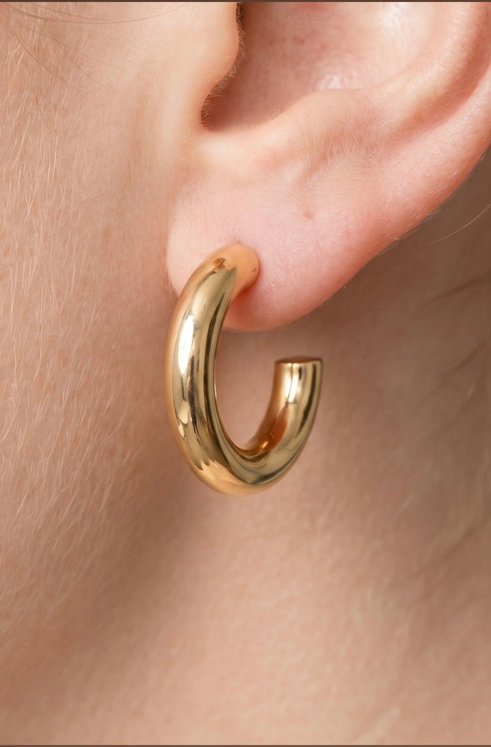 Come Back Tube Hoop Earrings Gold
