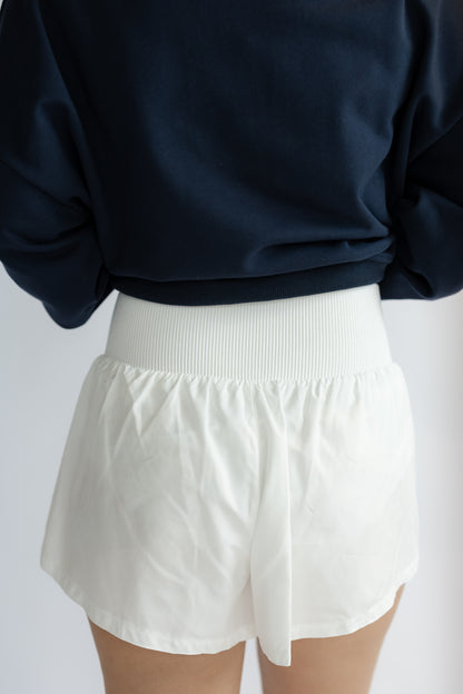 Carpe Diem Short White