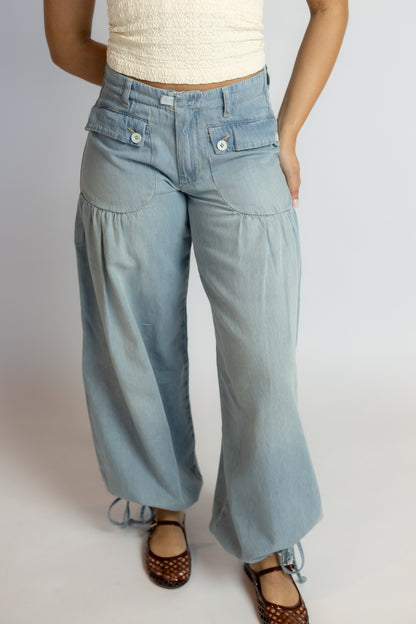 Lotus Jean