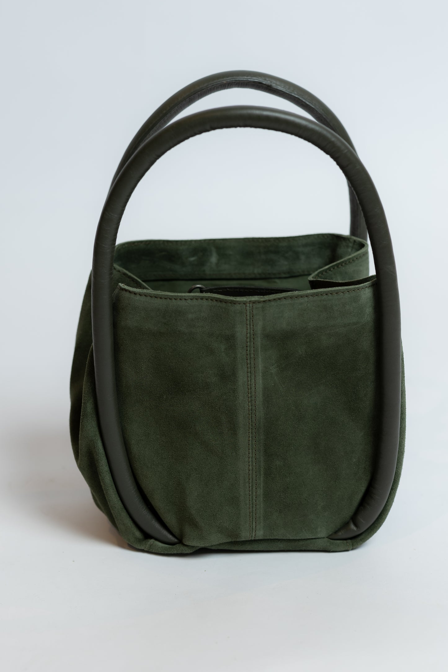 Barlow Bucket Bag Dark Olive