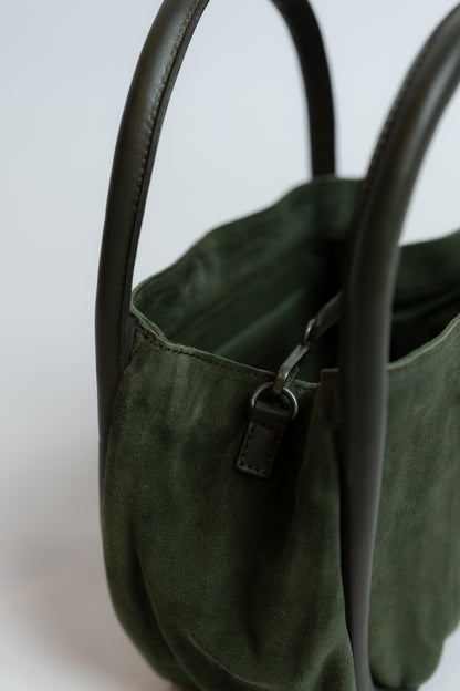 Barlow Bucket Bag Dark Olive