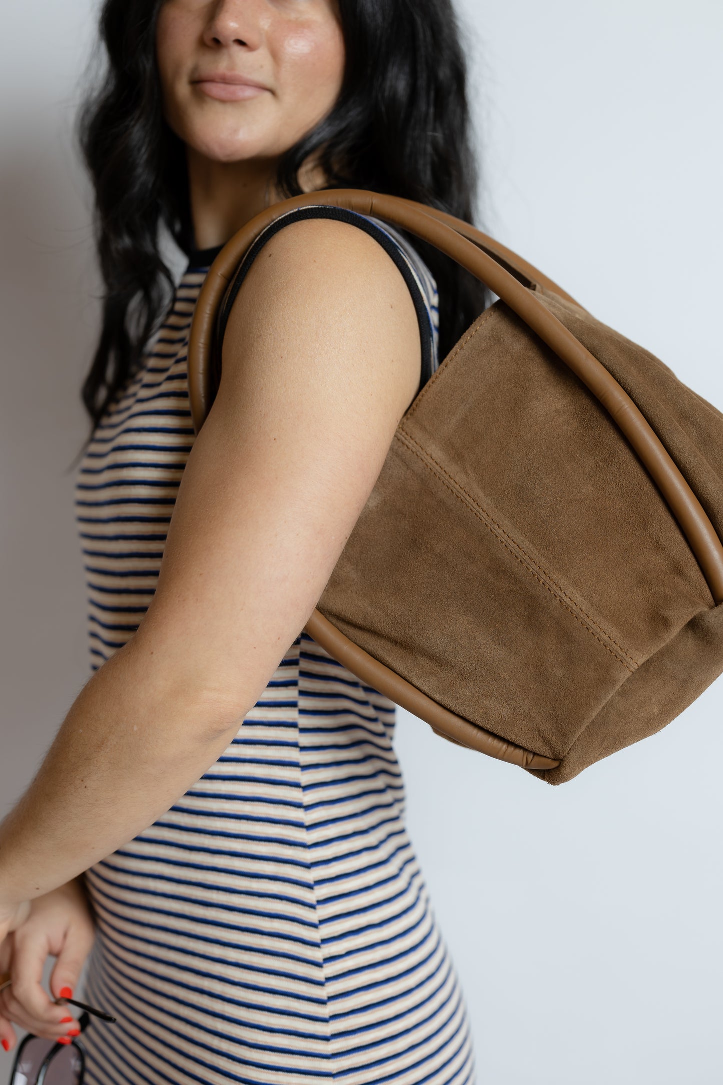 Barlow Bucket Bag Cognac