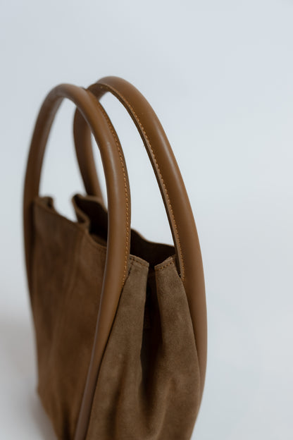 Barlow Bucket Bag Cognac