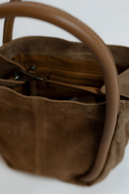 Barlow Bucket Bag Cognac