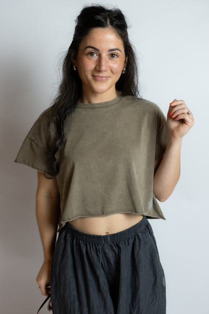 Hot Shot Cropped Tee Pewter