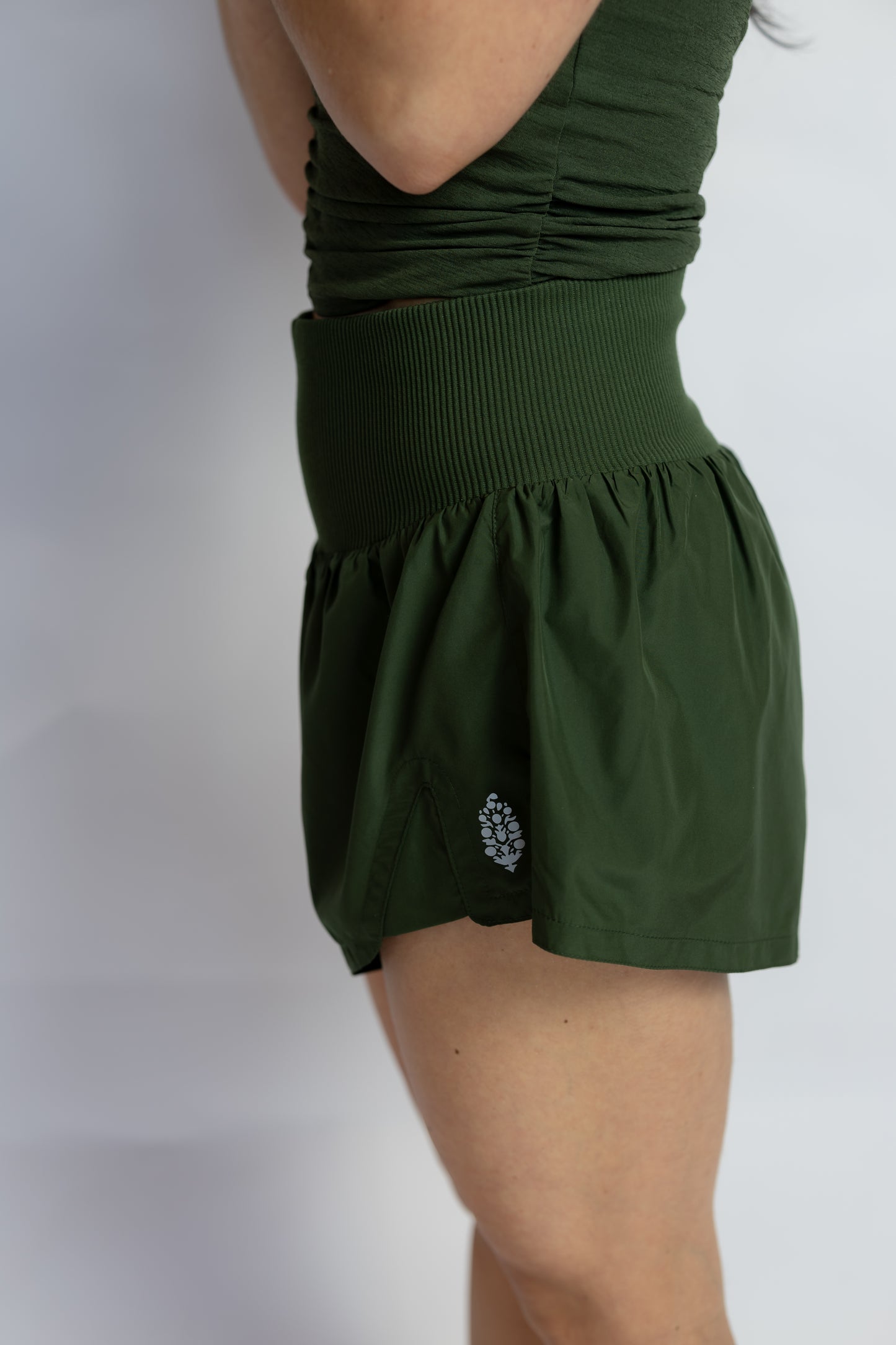 Carpe Diem Short Ivy