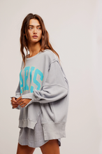 Load image into Gallery viewer, Graphic Camden Sweatshirt Paris