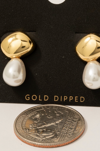 Stick It Out Pearl Earrings