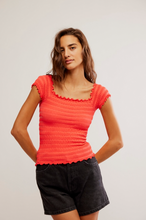 Load image into Gallery viewer, Pucker Up Seamless Tee