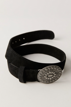 Load image into Gallery viewer, Duchess Concho Belt Black