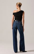 Load image into Gallery viewer, Lindy Off The Shoulder Top
