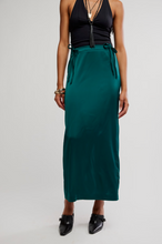 Load image into Gallery viewer, Rosetto Column Skirt