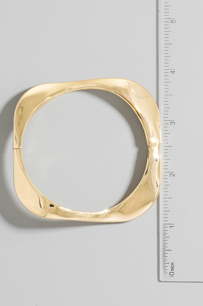 Mira Wave Metal Bangle Gold