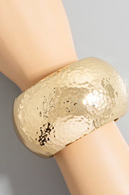 Luna Crest Bangle Bracelet Gold