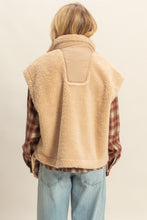 Load image into Gallery viewer, Sierra Trail Sherpa Vest