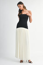 Load image into Gallery viewer, Noir Harmony Pleated Dress