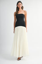 Load image into Gallery viewer, Noir Harmony Pleated Dress