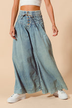Load image into Gallery viewer, Courtney Wide Leg Jeans