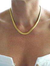 Load image into Gallery viewer, Dapper Necklace Gold