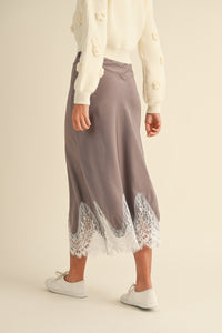 Fell Short Lace Midi Skirt