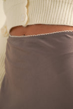Load image into Gallery viewer, Fell Short Lace Midi Skirt