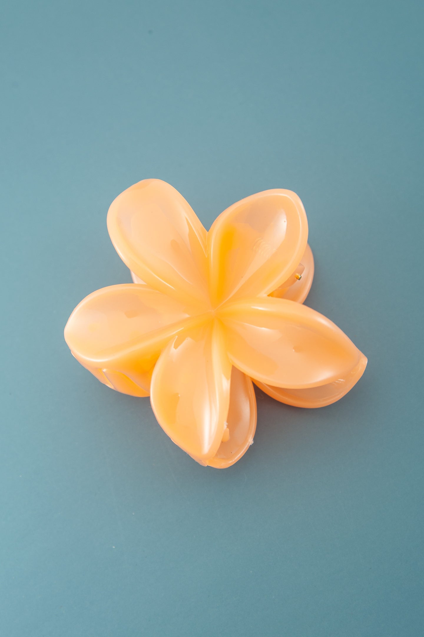 Easy Living Flower Clip Peach