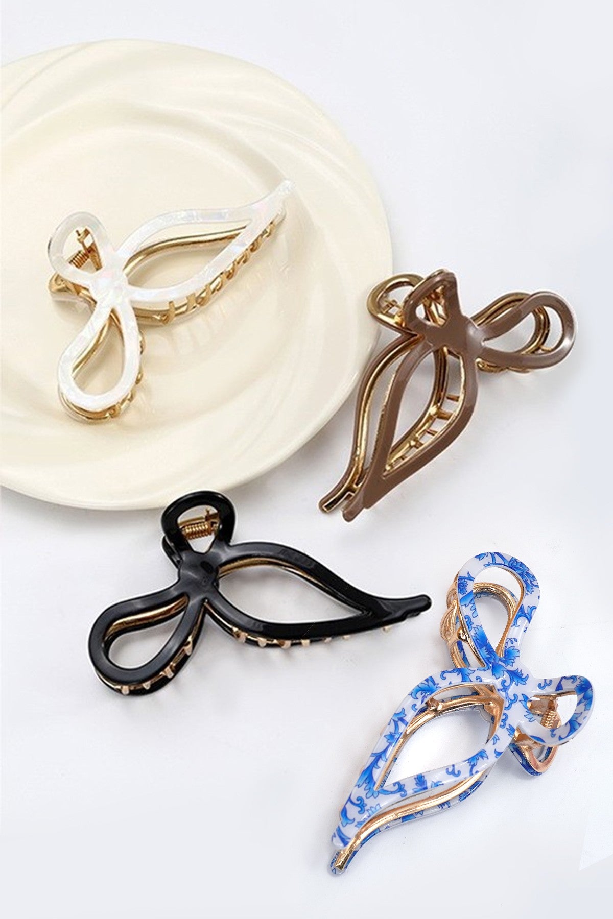 The One Bow Hair Clip Ivory