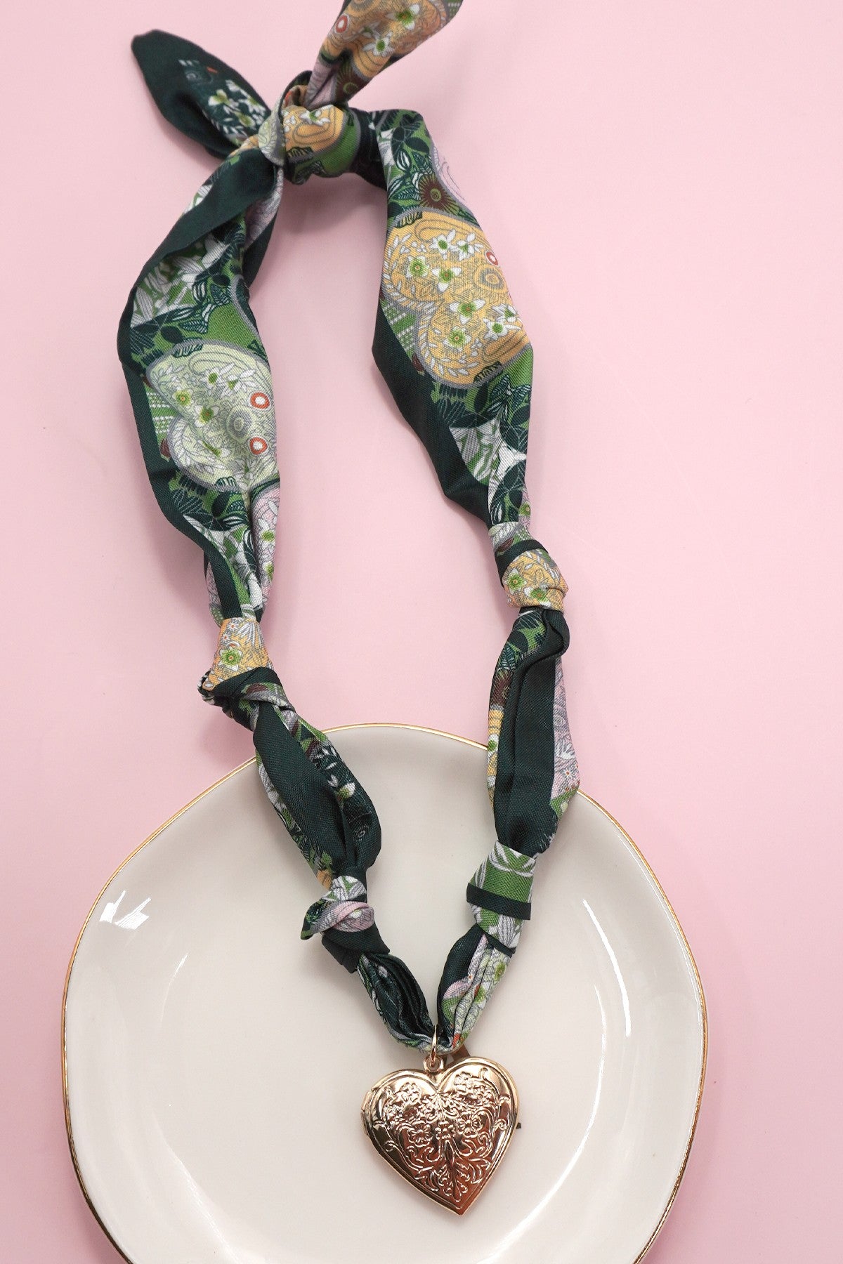 Catrina Scarf Necklace Green