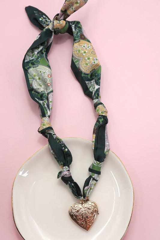 Catrina Scarf Necklace Green