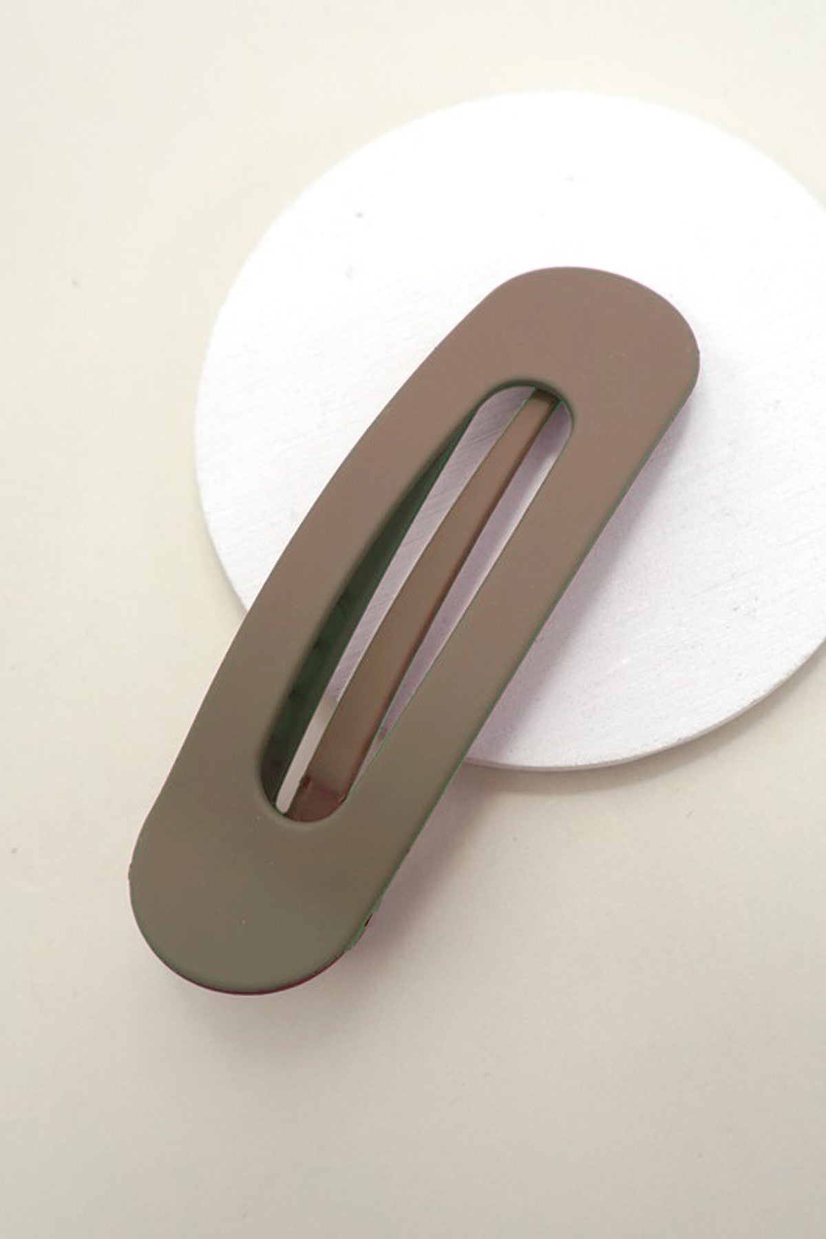 Curve Line Claw Clip Brown