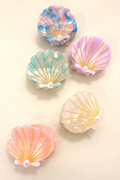 Sullivan's Seashell Claw Clip White