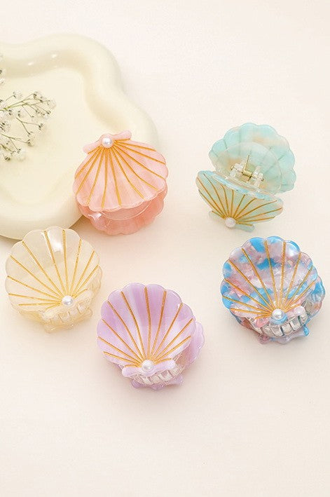 Sullivan's Seashell Claw Clip White