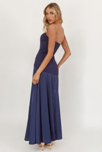 Load image into Gallery viewer, Midnight Grace Strapless Dress