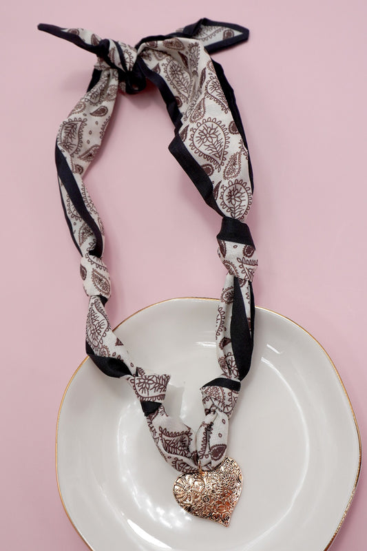 Catrina Scarf Necklace Neutral