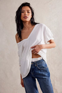 Nina Tee V-Neck Ivory