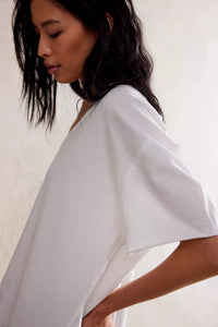 Nina Tee V-Neck Ivory