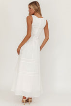 Load image into Gallery viewer, Whisper Fields Maxi Dress