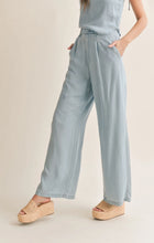 Load image into Gallery viewer, Soft Breeze Chambray Pant