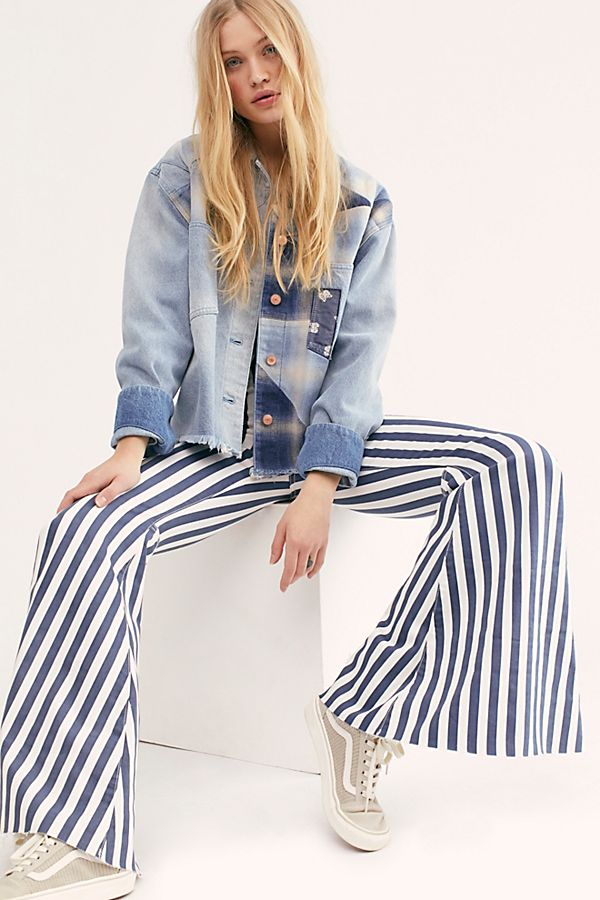 Just Float On Flares Geo Stripe