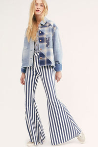 Just Float On Flares Geo Stripe