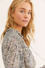 Load image into Gallery viewer, Lela Blouse