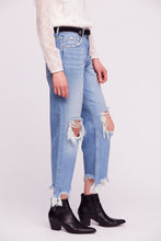 Load image into Gallery viewer, Maggie Mid-Rise Straight-Leg Jeans